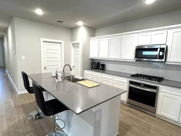 $2,550 | 4913 Pebblewood Drive, McKinney, TX 75071