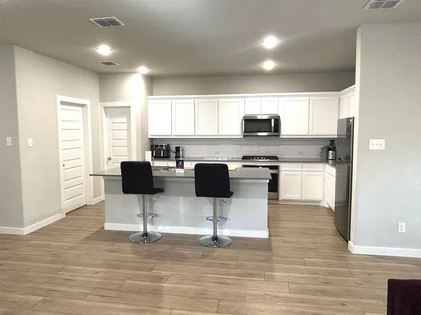 $2,550 | 4913 Pebblewood Drive, McKinney, TX 75071