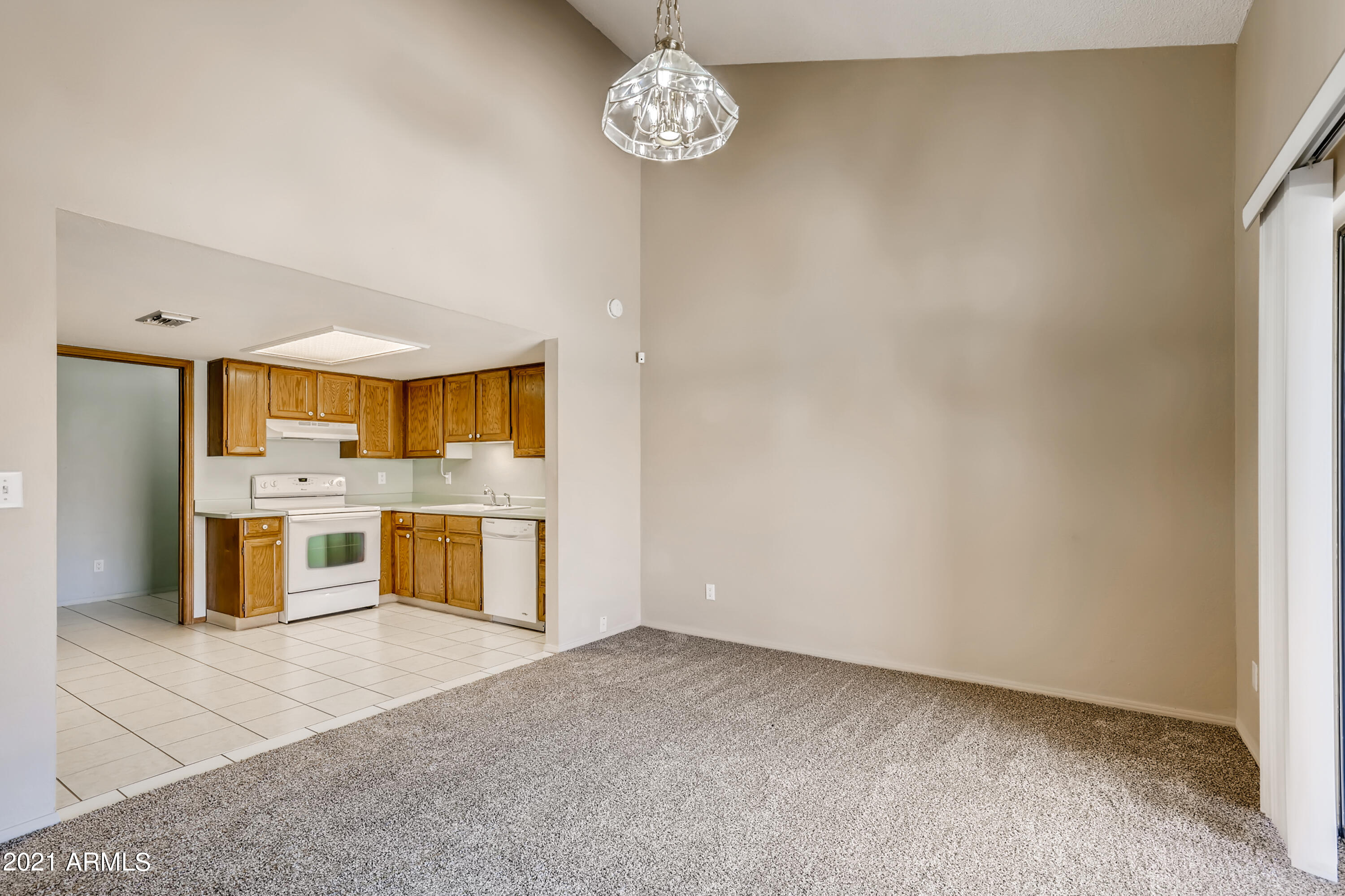 2329 North Recker Road, Unit 52 Mesa, AZ 85215 - Photo 6 of 33 788993332-16 Dining Room