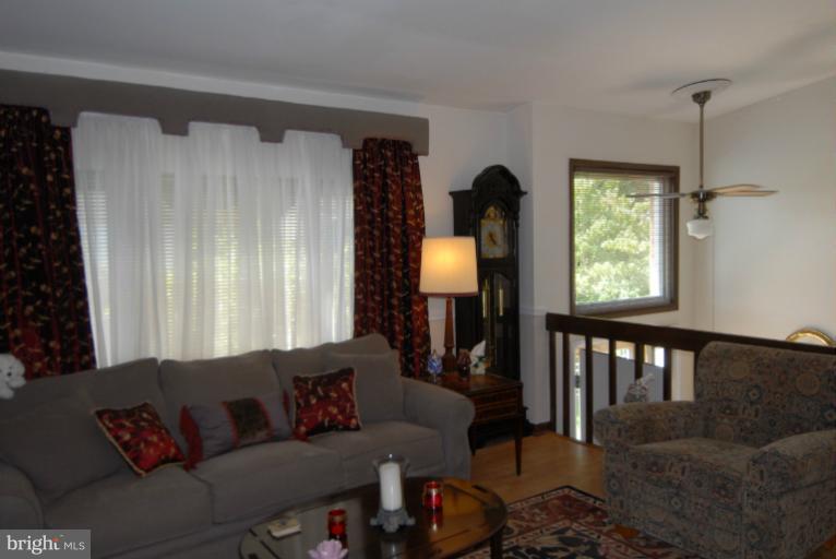 888 Beech Tree Road Severn, MD 21144 - Photo 12 of 16 Living Room