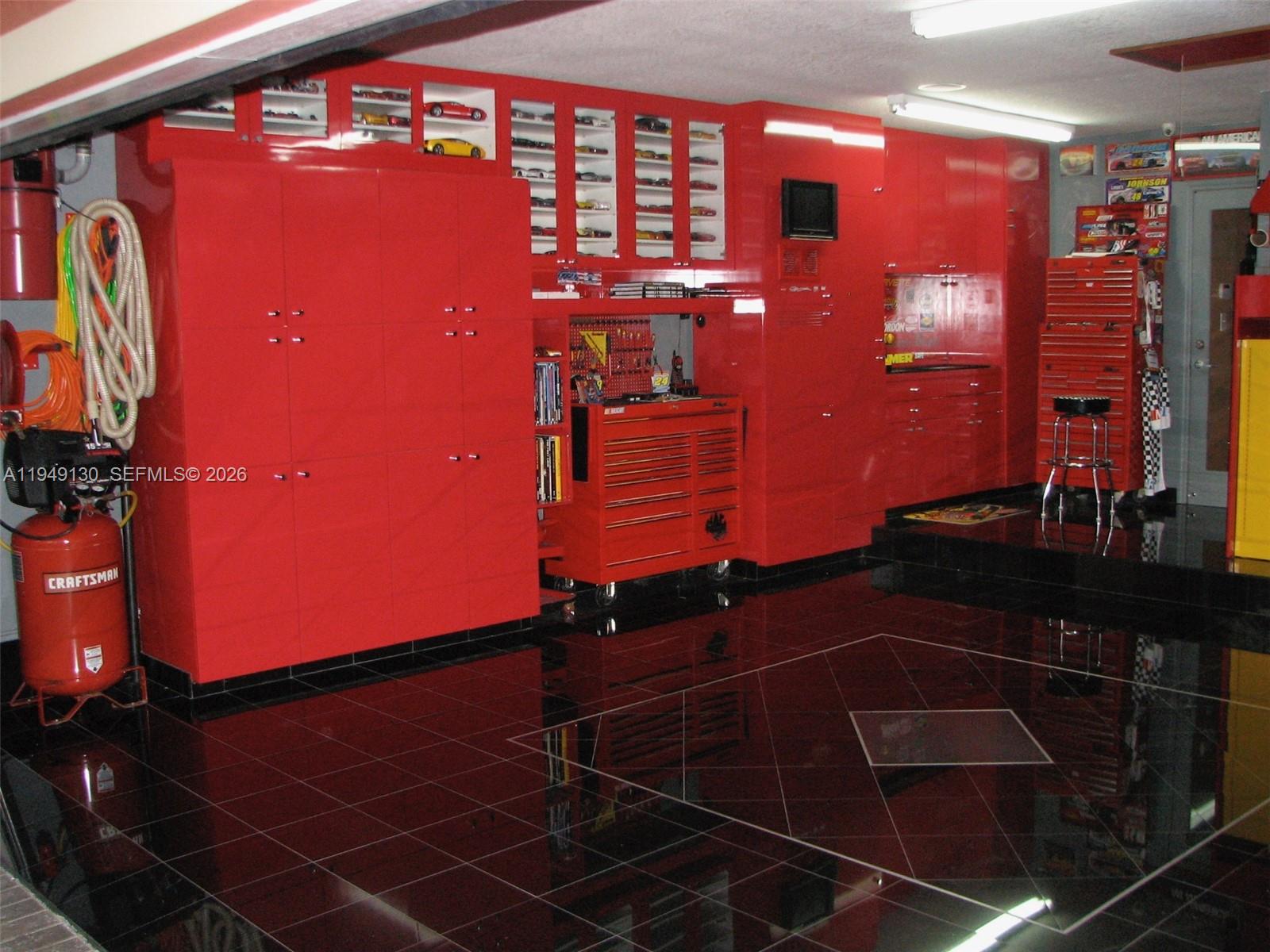 3097 Southwest 132nd Place Miami, FL 33175 - Photo 24 of 26 a bathroom with a sink and a mirror