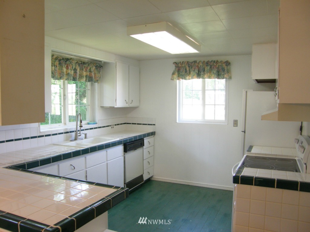 1418 Ocean Beach Road Hoquiam, WA 98550 - Photo 8 of 15 Gallery Image 8