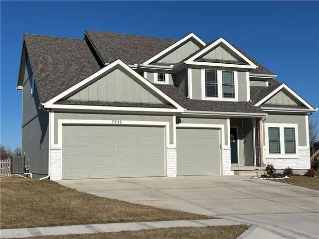 $544,500 | 7812 Northeast 107th Street, Kansas City, MO 64157