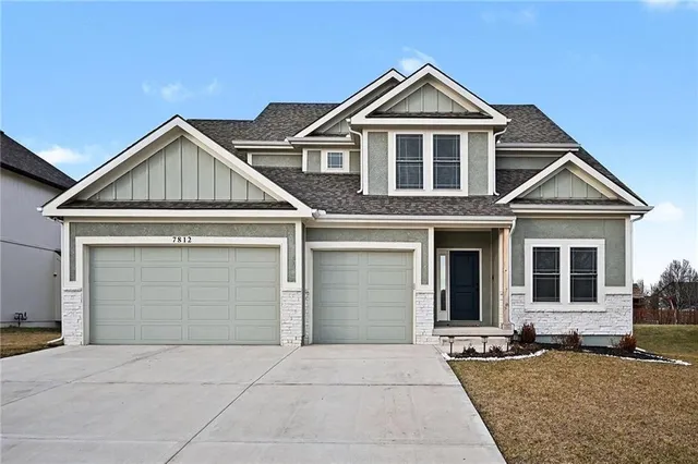 $544,000 | 7812 Northeast 107th Street, Kansas City, MO 64157