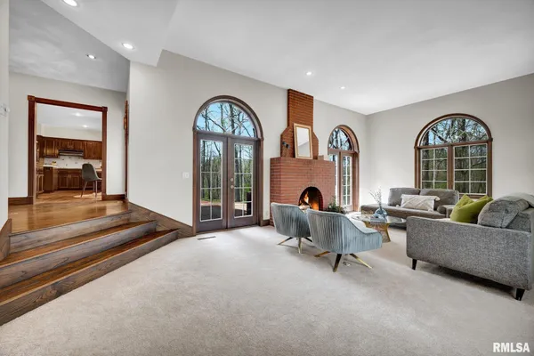 $559,900 | 319 West Ravinwoods Road, Peoria, IL 61615
