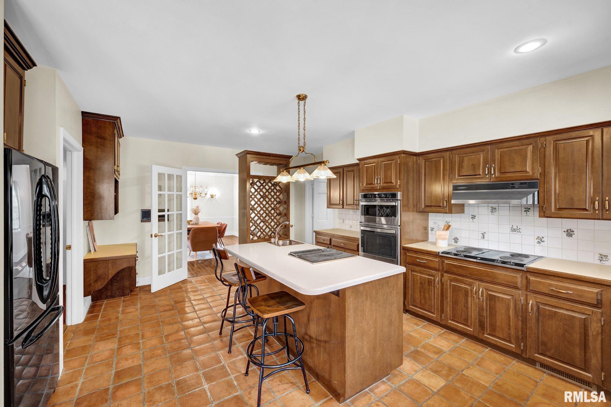 319 West Ravinwoods Road Peoria, IL 61615 - Photo 17 of 59