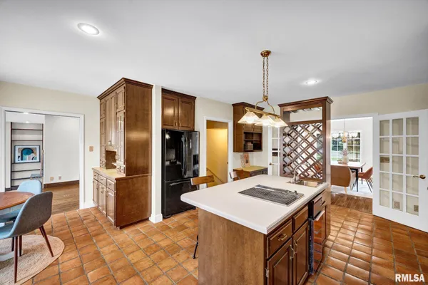 $559,900 | 319 West Ravinwoods Road, Peoria, IL 61615