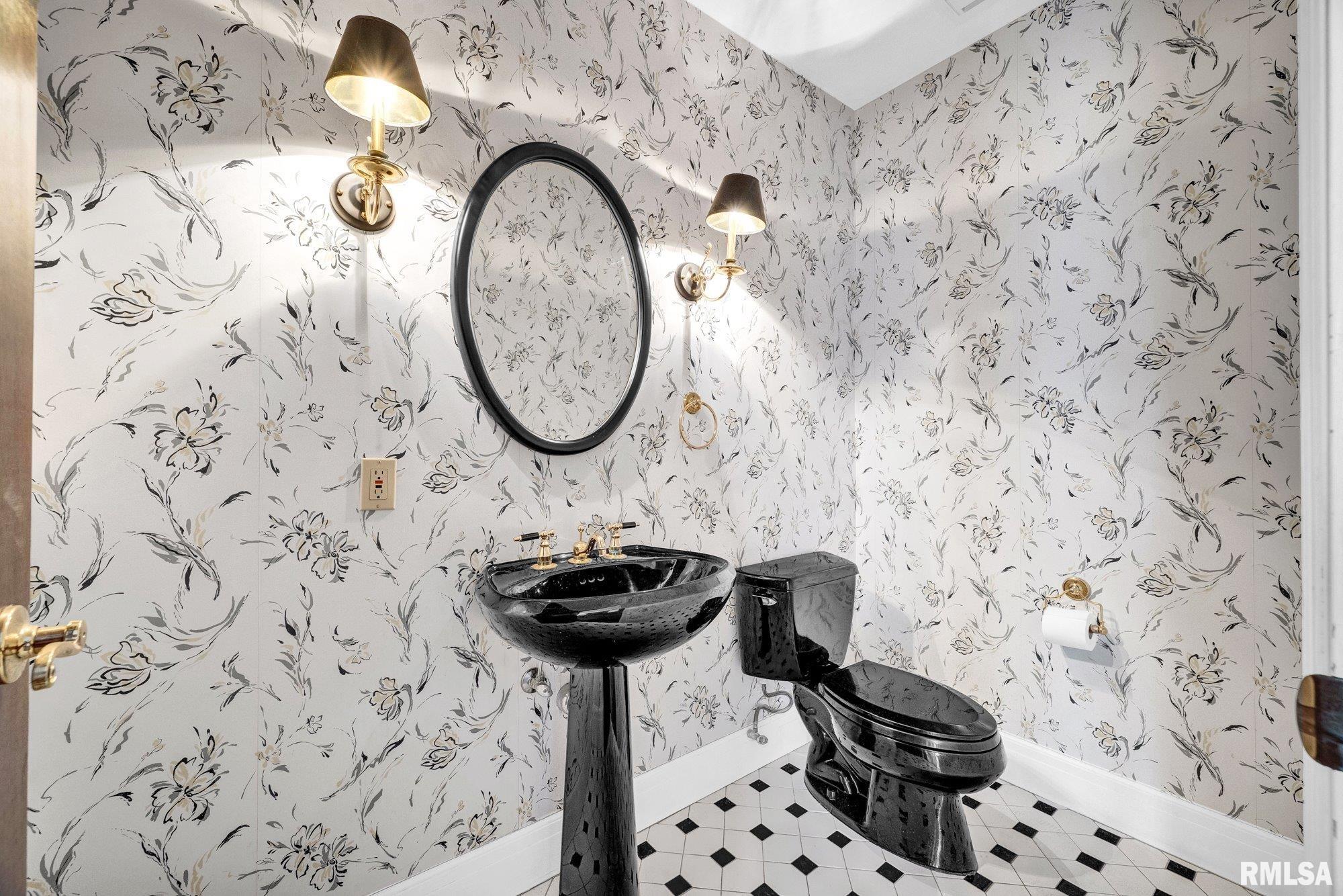 319 West Ravinwoods Road Peoria, IL 61615 - Photo 21 of 59