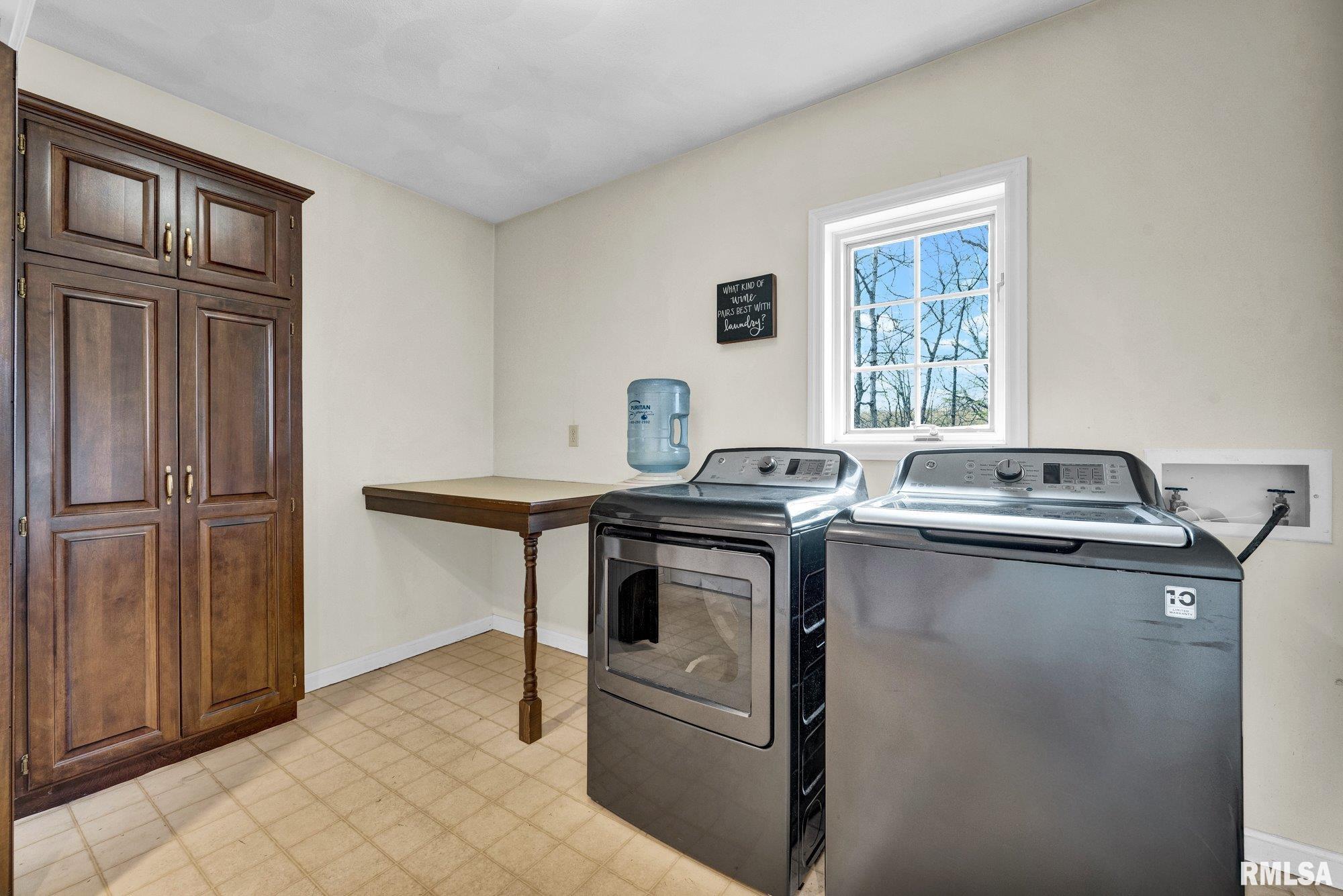 319 West Ravinwoods Road Peoria, IL 61615 - Photo 22 of 59