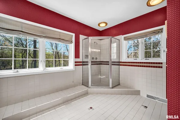 $559,900 | 319 West Ravinwoods Road, Peoria, IL 61615