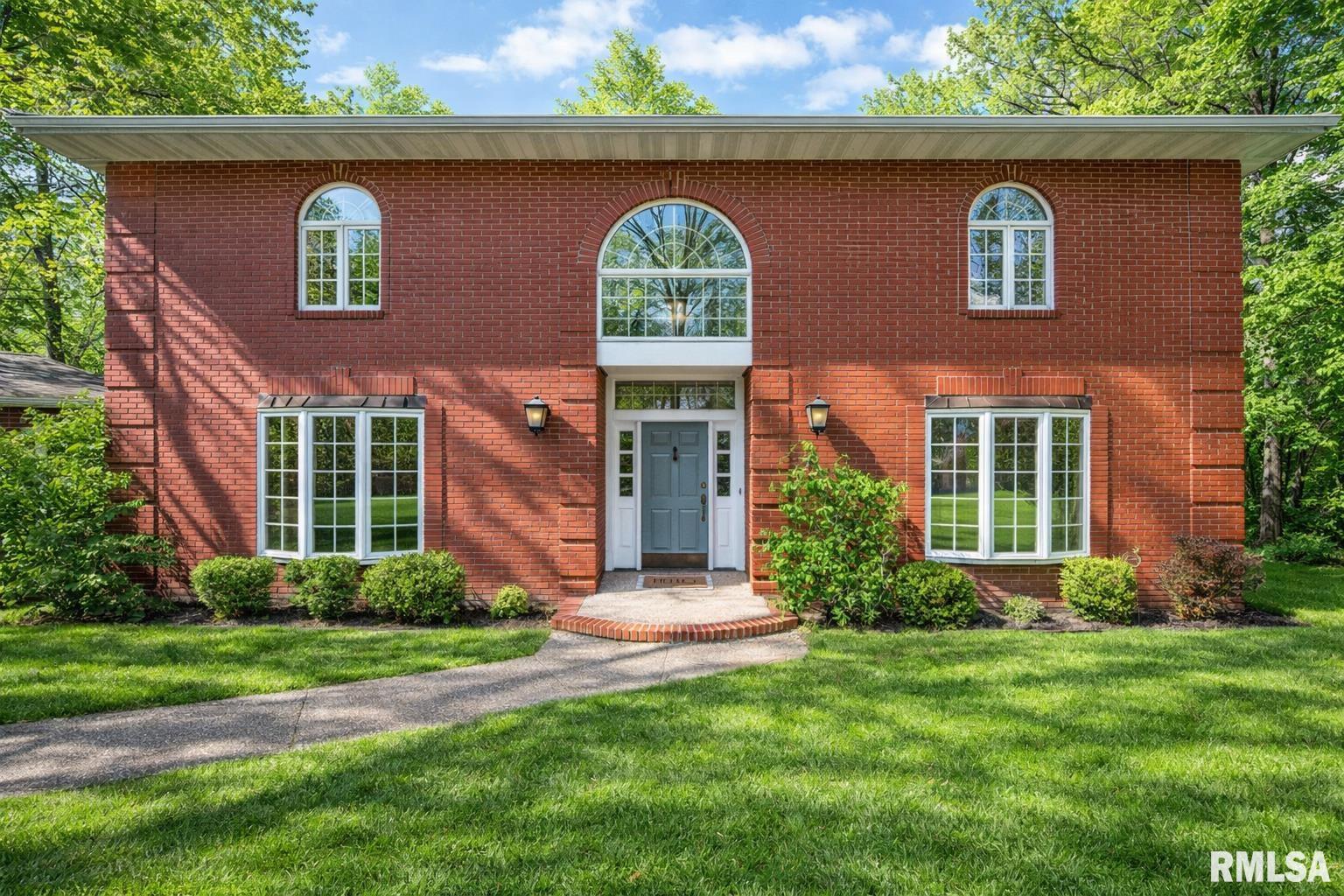 319 West Ravinwoods Road Peoria, IL 61615 - Photo 3 of 59