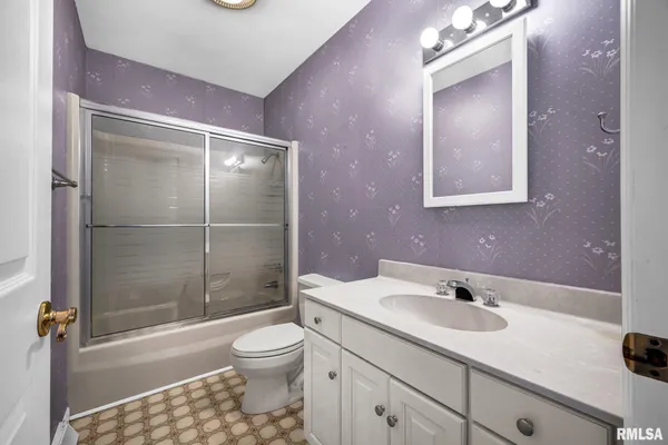 $559,900 | 319 West Ravinwoods Road, Peoria, IL 61615