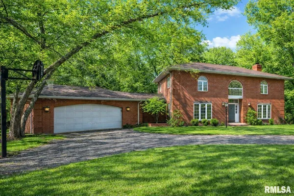 $559,900 | 319 West Ravinwoods Road, Peoria, IL 61615