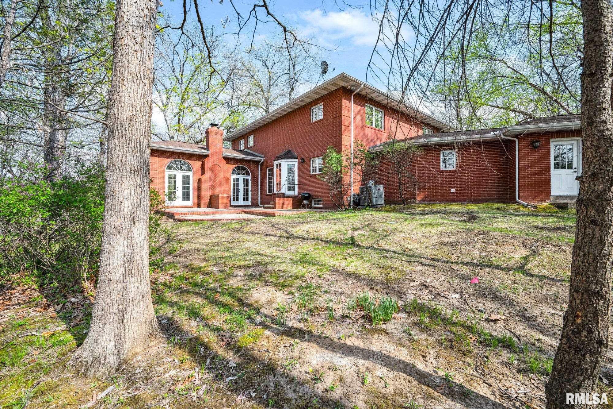 319 West Ravinwoods Road Peoria, IL 61615 - Photo 44 of 59