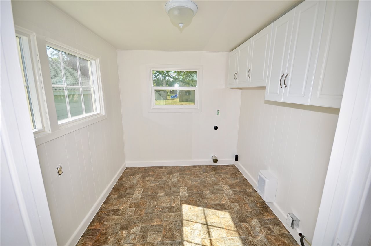 4108 East Farwell Road Mead, WA 99021 - Photo 4 of 20 Gallery Image 4
