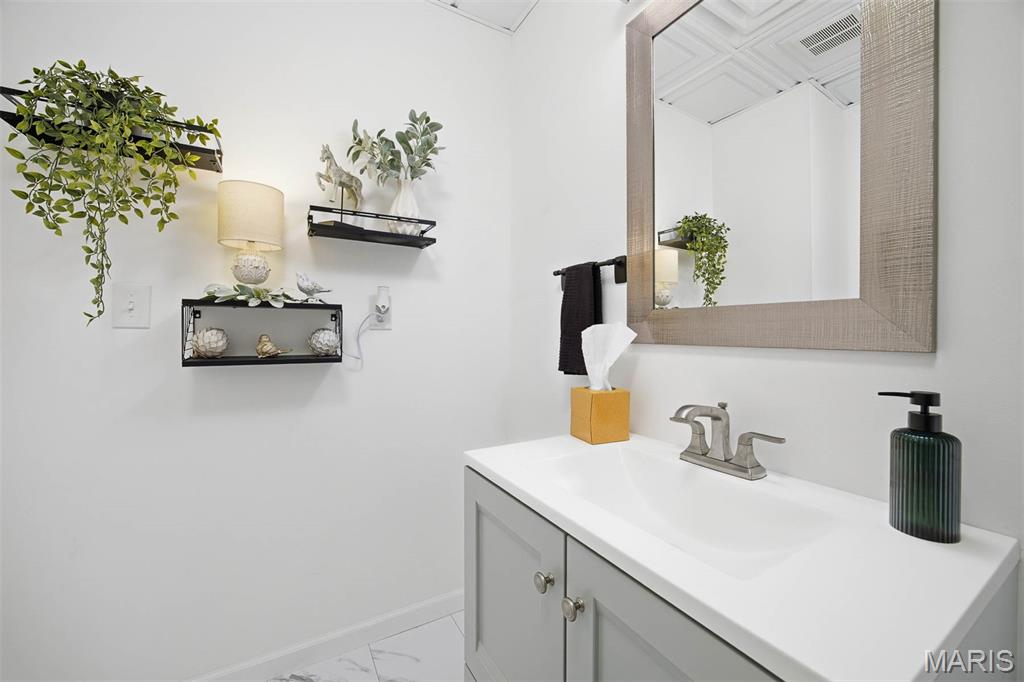 1208 Main Street Highland, IL 62249 - Photo 20 of 48