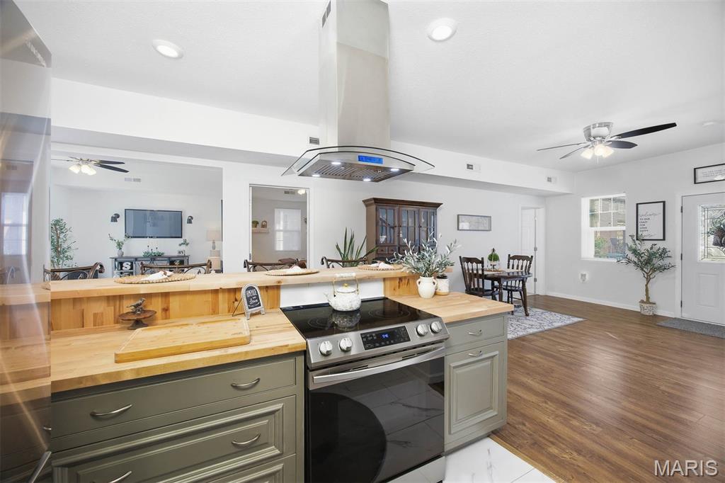 1208 Main Street Highland, IL 62249 - Photo 10 of 48