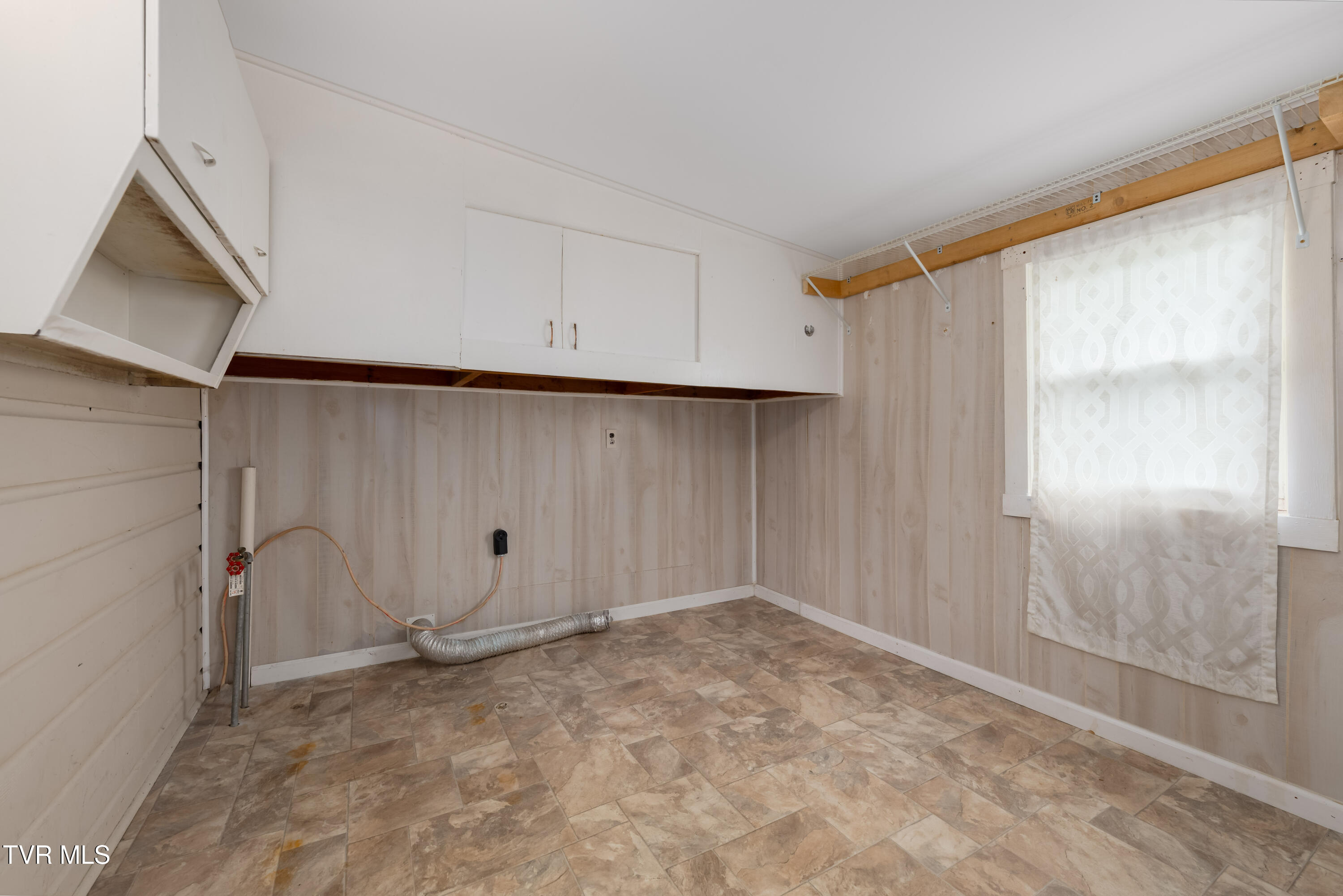 147 Fox Road Johnson City, TN 37601 - Photo 15 of 59 147 Fox road (53 of 59)