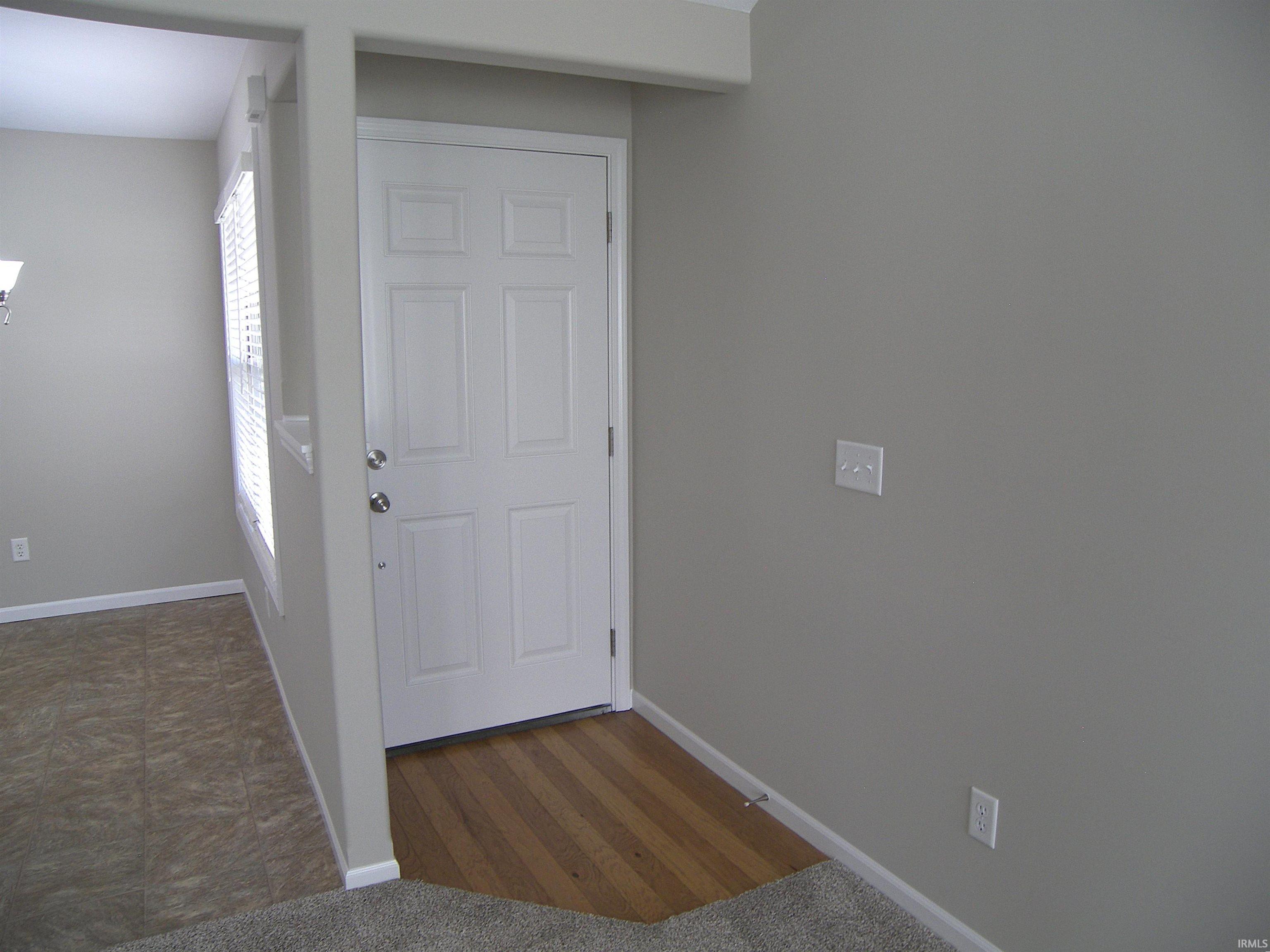 560 Buck Trail Warsaw, IN 46582 - Photo 6 of 36