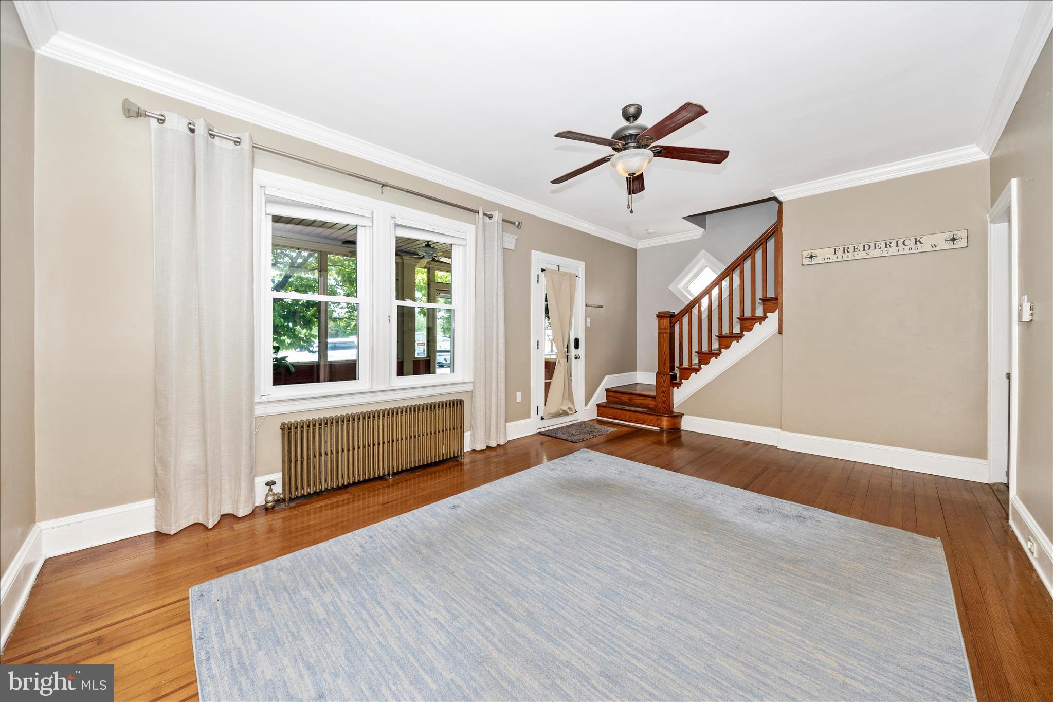 209 Monroe Avenue Frederick, MD 21701 - Photo 6 of 51 Living Room