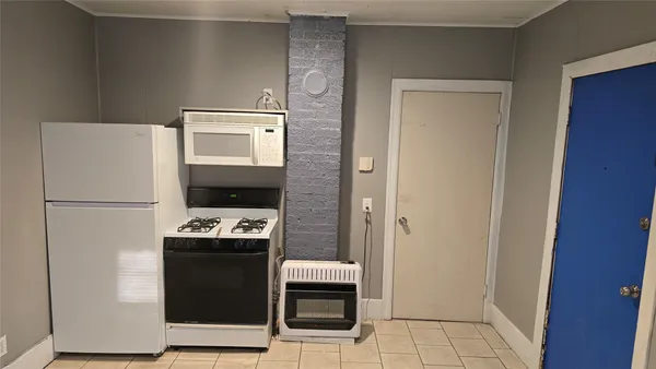 $1,790 | 18327 Blake Manor Road, Unit A, Manor, TX 78653