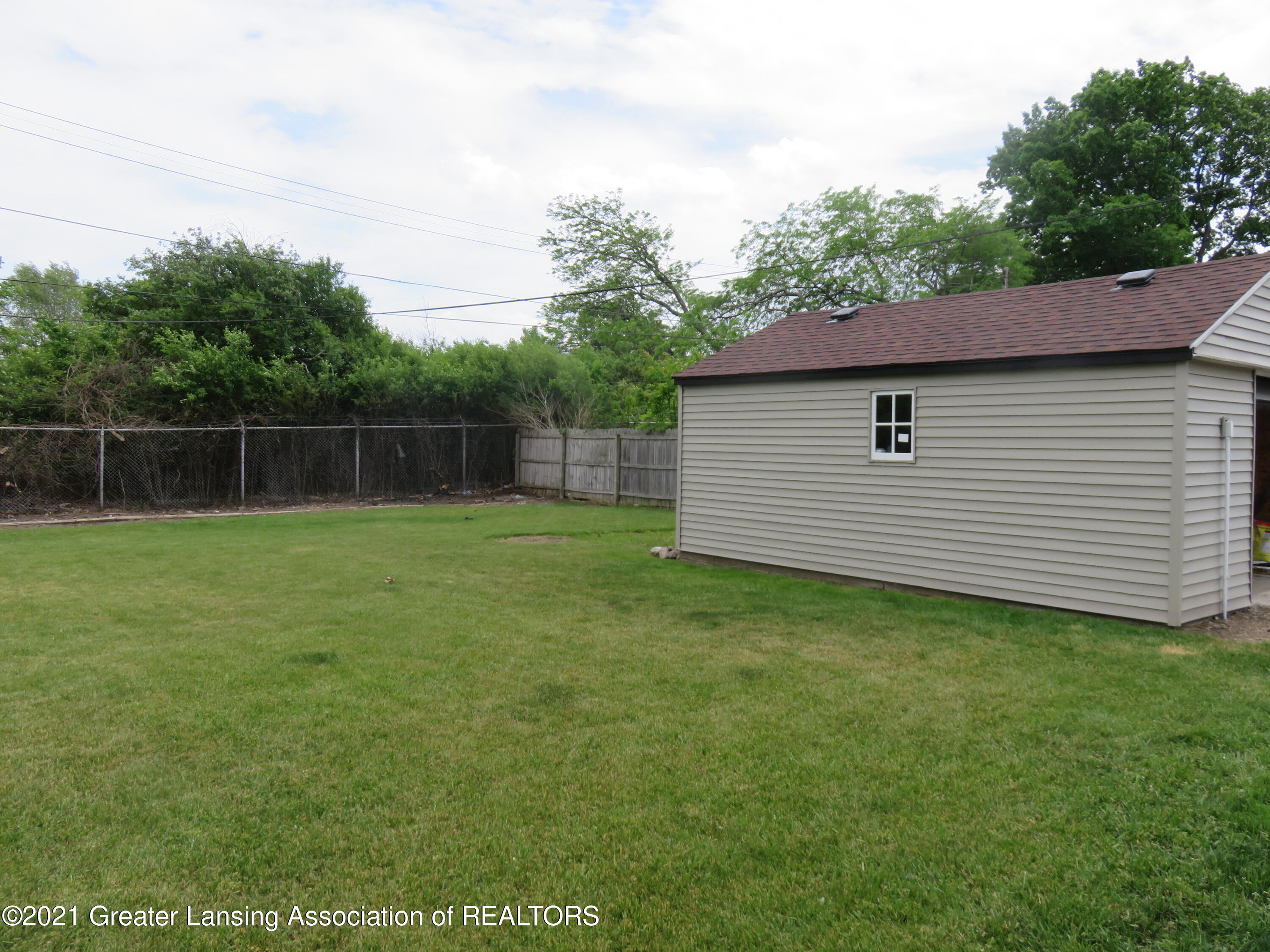928 Eastfield Road Lansing, MI 48917 - Photo 19 of 20 1.5 Car Garage