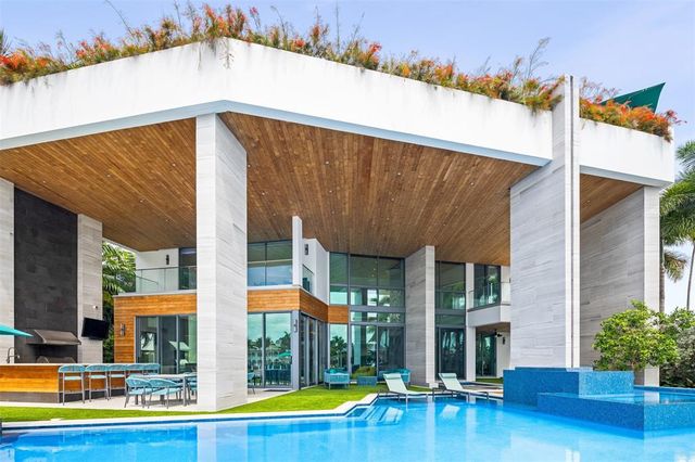 $19,995,000 | 34 Minnetonka Road, Sea Ranch Lakes, FL 33308