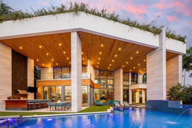 $19,995,000 | 34 Minnetonka Road, Sea Ranch Lakes, FL 33308