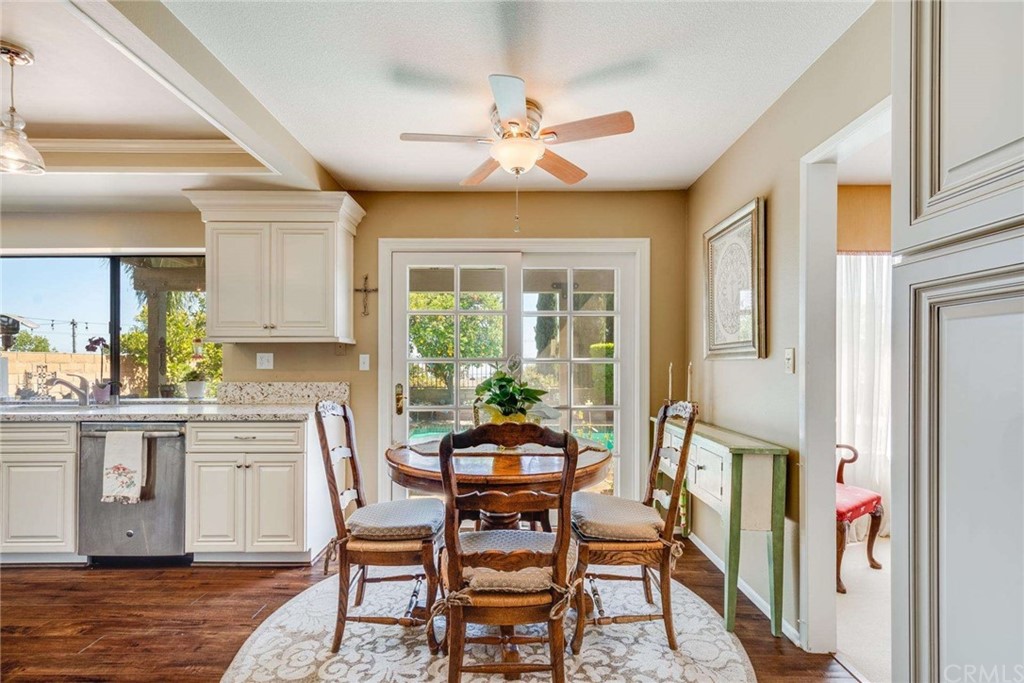 3750 Valley Lights Drive Pasadena, CA 91107 - Photo 25 of 55 a dining room with furniture and window