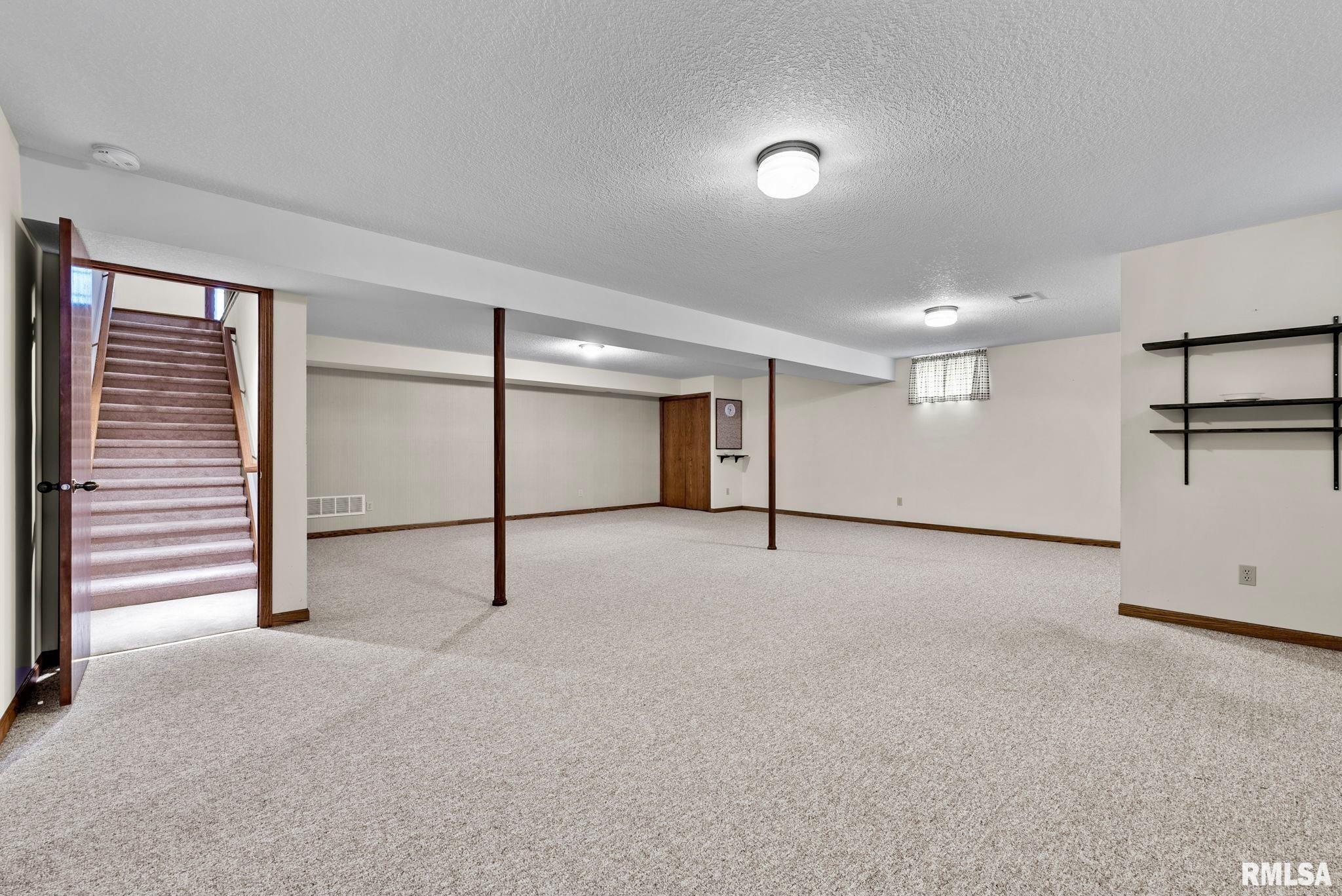 3458 Maple Glen Drive Bettendorf, IA 52722 - Photo 7 of 10 Gallery Image 7