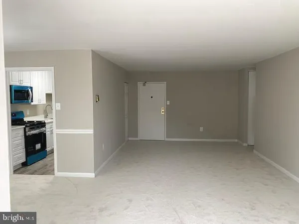 $1,800 | 5565 Columbia Pike, Unit 606, Arlington, VA 22204
