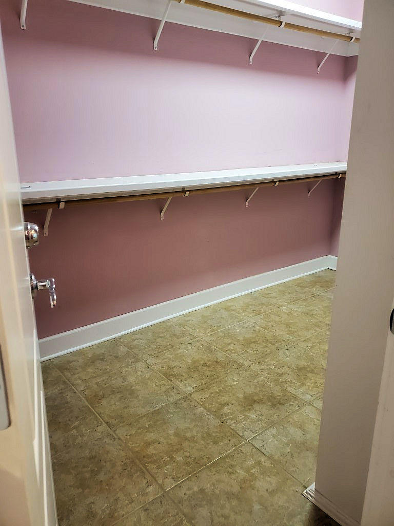44332 Balch Park Road Springville, CA 93265 - Photo 29 of 48 Master Closet 1