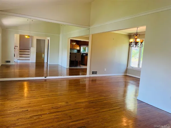 $5,000 | 40 Willets Drive, Syosset, NY 11791