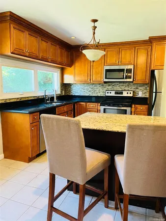 $5,000 | 40 Willets Drive, Syosset, NY 11791