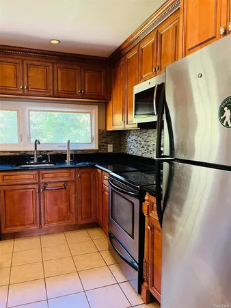 $5,000 | 40 Willets Drive, Syosset, NY 11791
