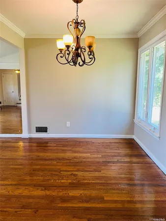 $5,000 | 40 Willets Drive, Syosset, NY 11791