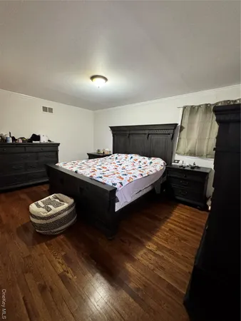 $5,000 | 40 Willets Drive, Syosset, NY 11791