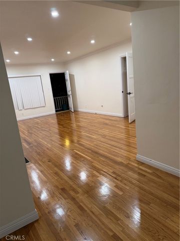 $2,400 | 13104 Riverside Drive, Sherman Oaks, CA 91423