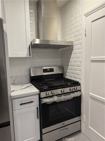 $2,400 | 13104 Riverside Drive, Sherman Oaks, CA 91423