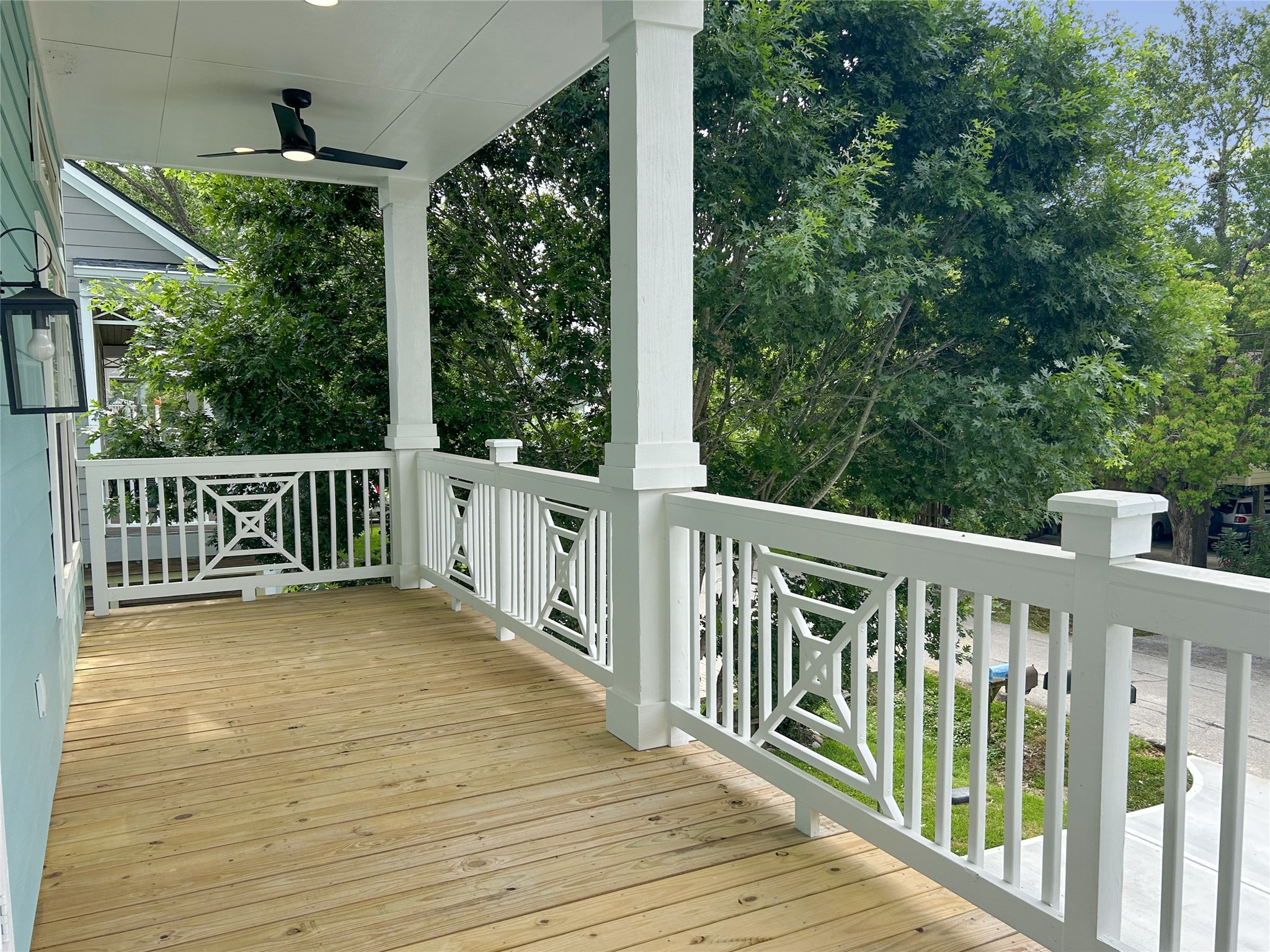 922 Elm Road Clear Lake Shores, TX 77565 - Photo 9 of 22 Deck off of living/kitchen