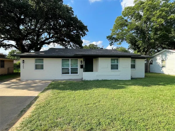 $2,450 | 305 Jenny Kay Lane, Irving, TX 75060