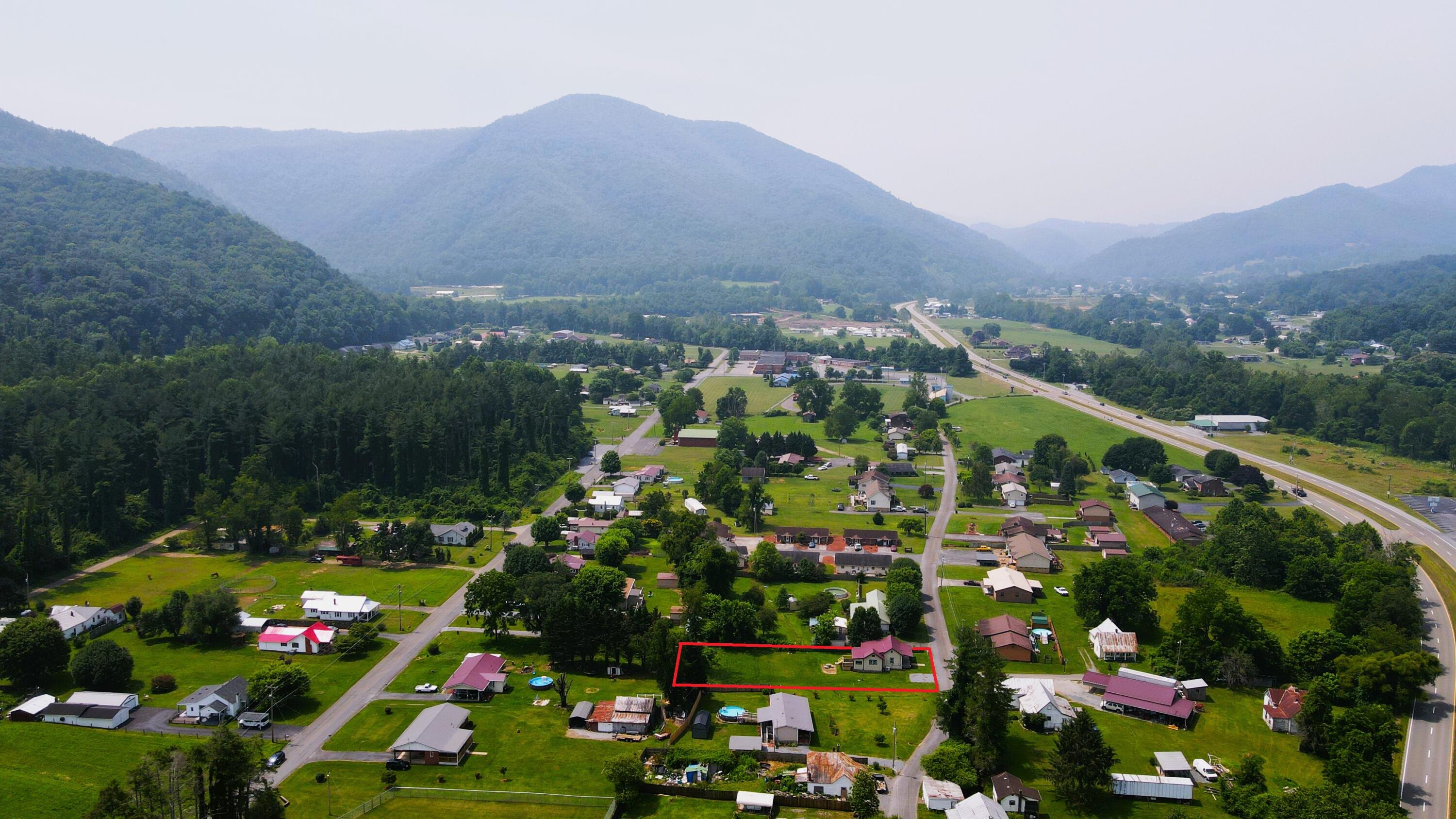 172 Spring Street Hampton, TN 37658 - Photo 6 of 19 DJI_0656