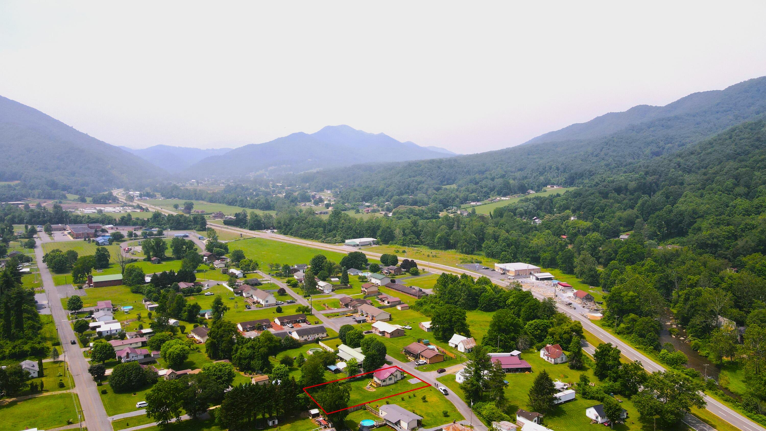 172 Spring Street Hampton, TN 37658 - Photo 7 of 19 DJI_0657