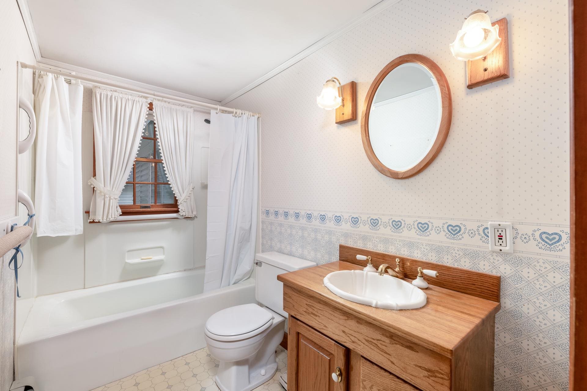 36 Lafayette Street Laconia, NH 03246 - Photo 26 of 37