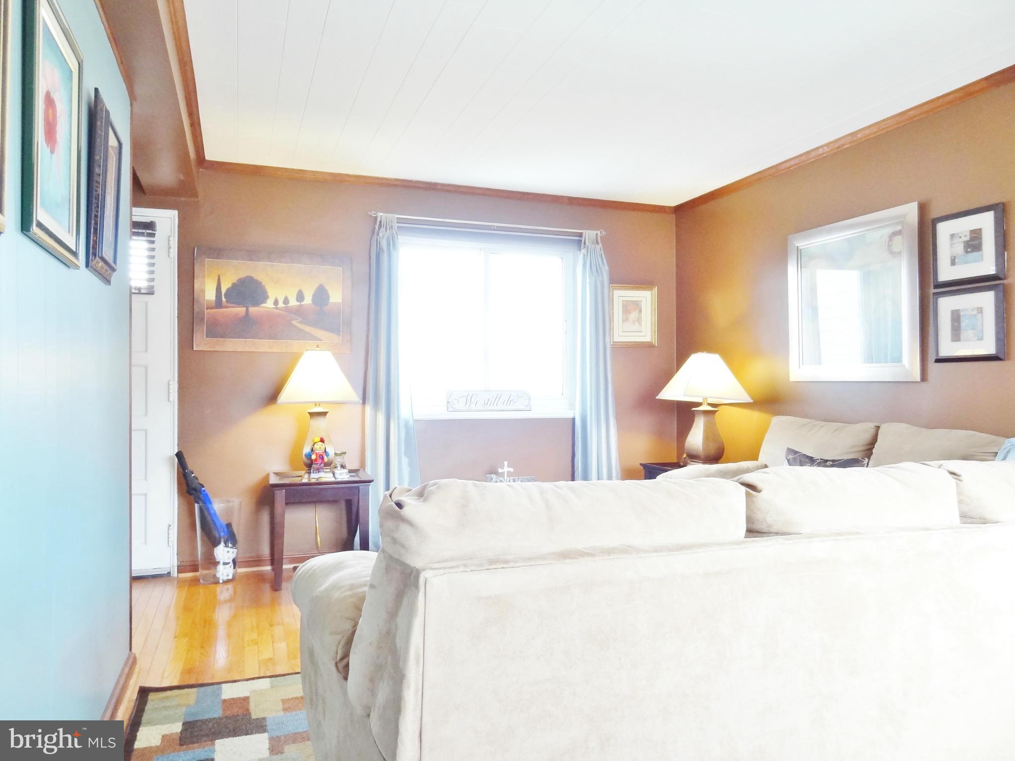 16 Ridge Road, Unit K Greenbelt, MD 20770 - Photo 5 of 15 Living Room