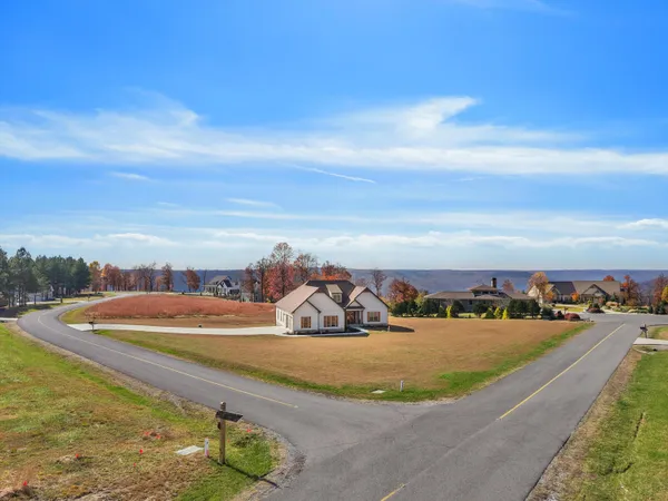 $840,000 | 126 Bobcat Trail, Jasper, TN 37347