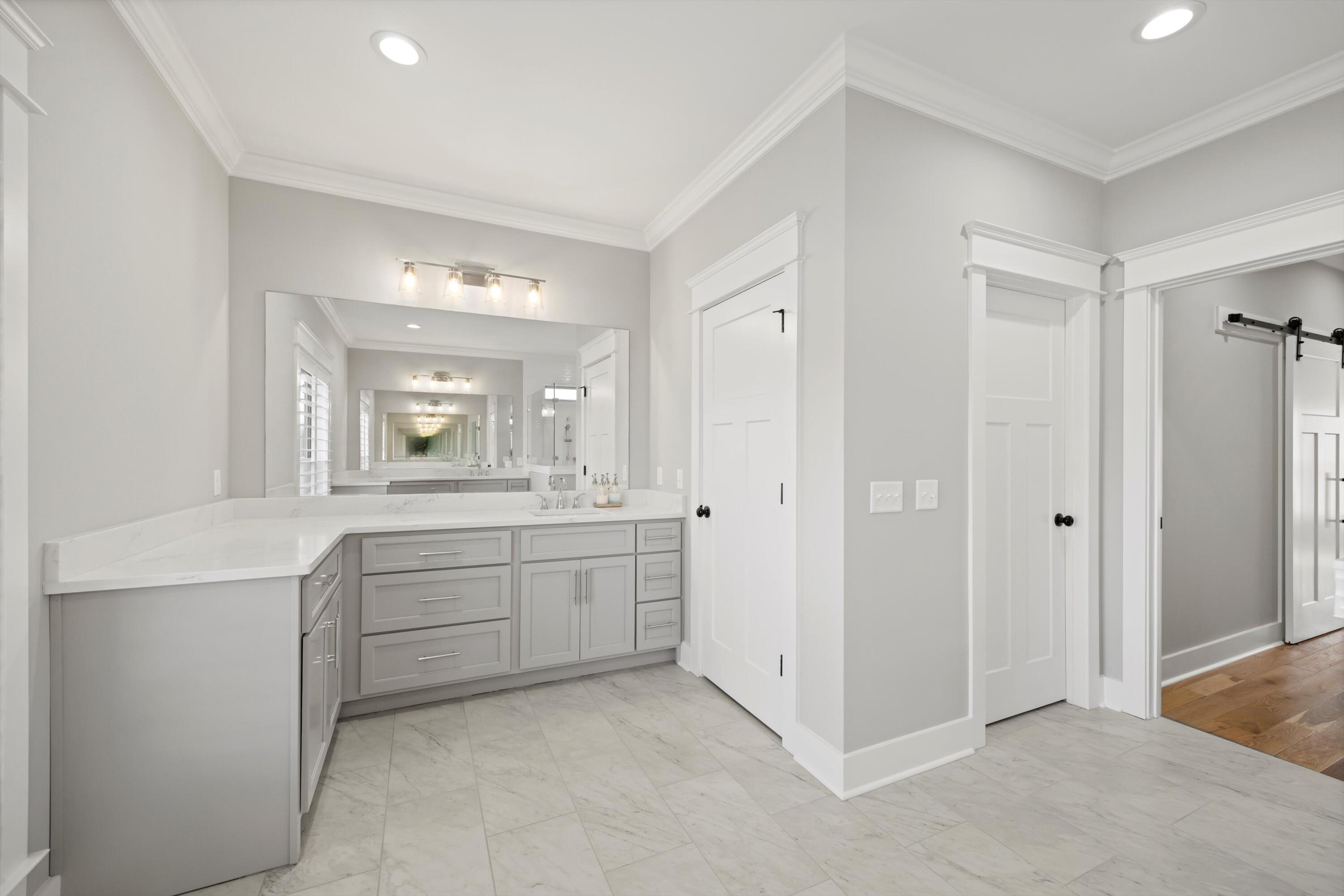 126 Bobcat Trail Jasper, TN 37347 - Photo 25 of 46 Primary Bathroom