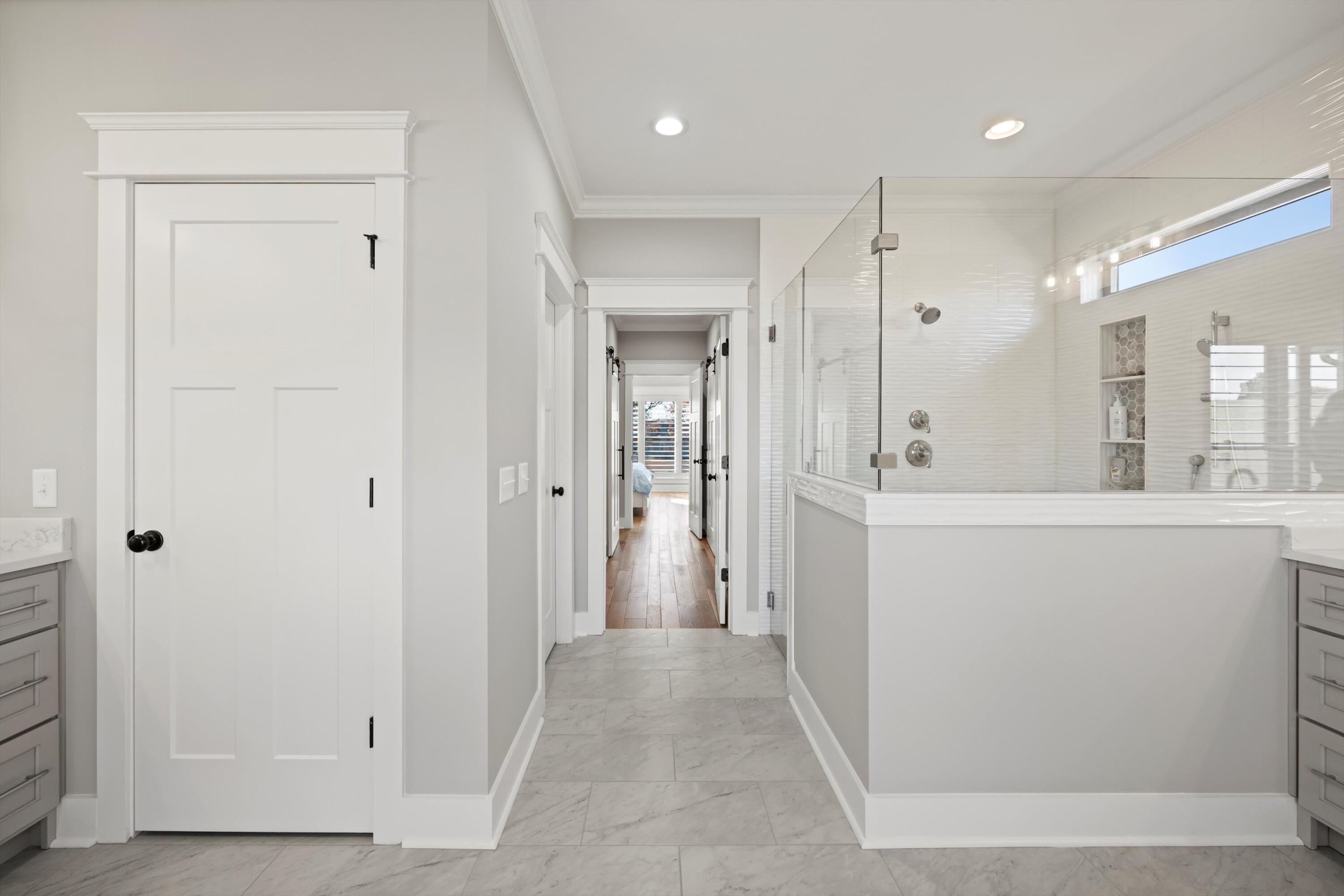 126 Bobcat Trail Jasper, TN 37347 - Photo 26 of 46 Primary Bathroom