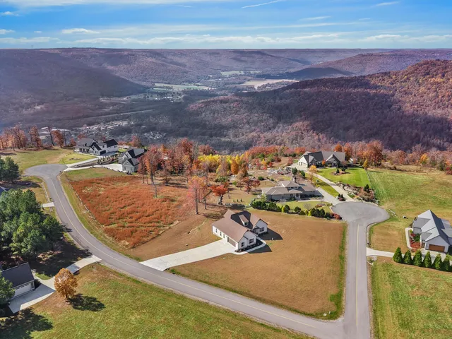 $885,000 | 126 Bobcat Trail, Jasper, TN 37347