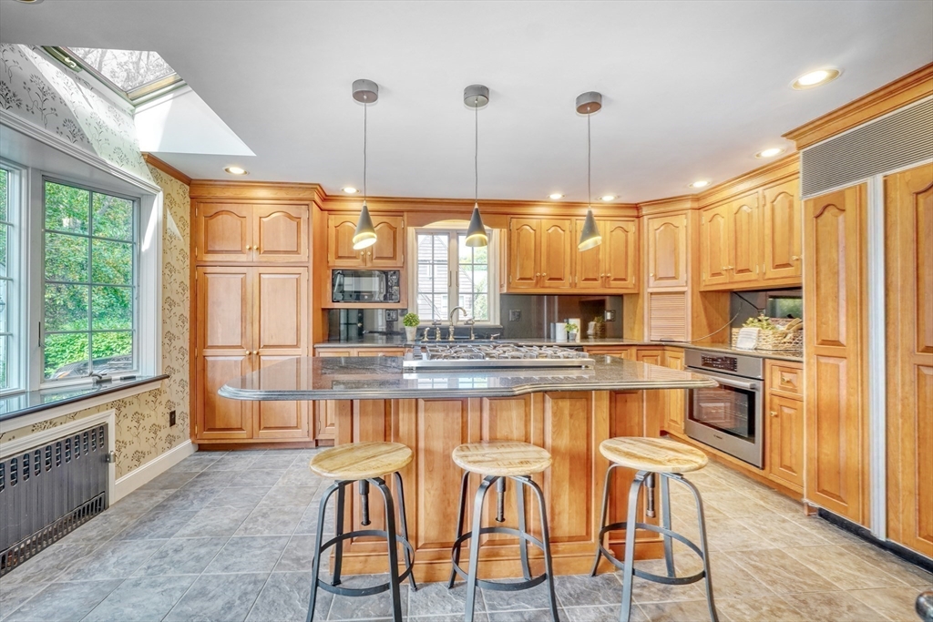 46 Country Club Road Melrose, MA 02176 - Photo 13 of 41